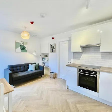 Bright & Stylish トマスタウン