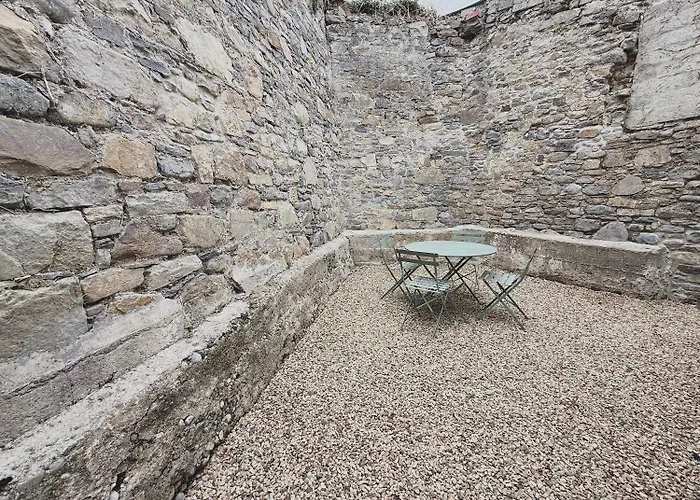 Апартаменты Bright & Stylish